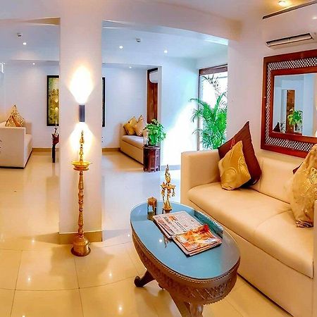 Hotel Samraj มุมไบ ภายนอก รูปภาพ