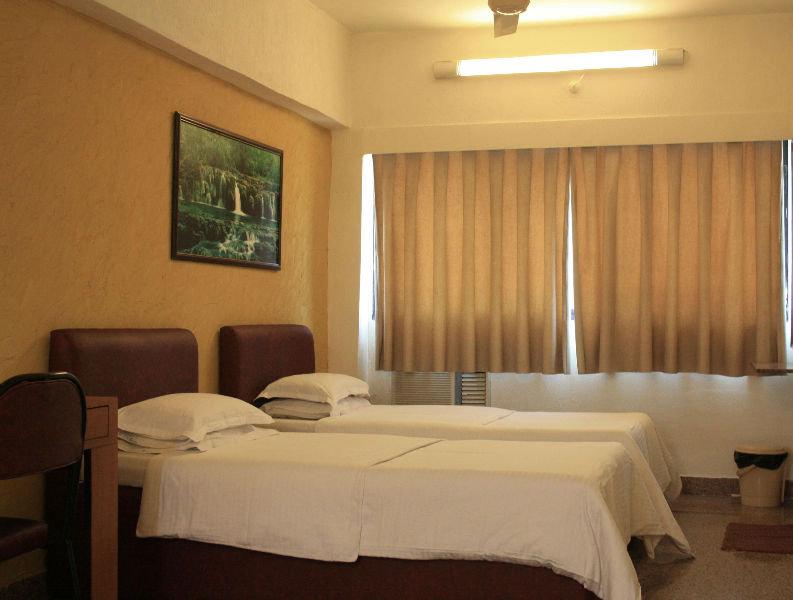 Hotel Samraj มุมไบ ภายนอก รูปภาพ